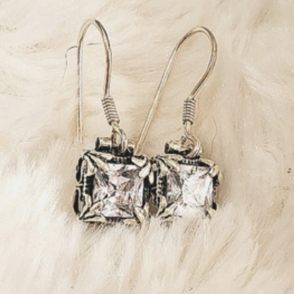 Silpada Uptown Fleur De Lis Cz Earrings W0975